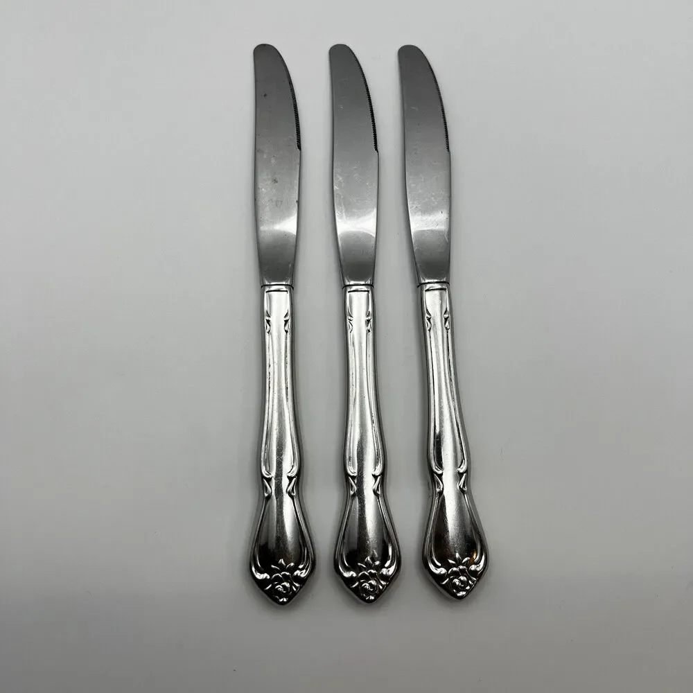 1881 Rogers Oneida True Rose Arbor Rose Dinner Knives Stainless Flatware Set 3